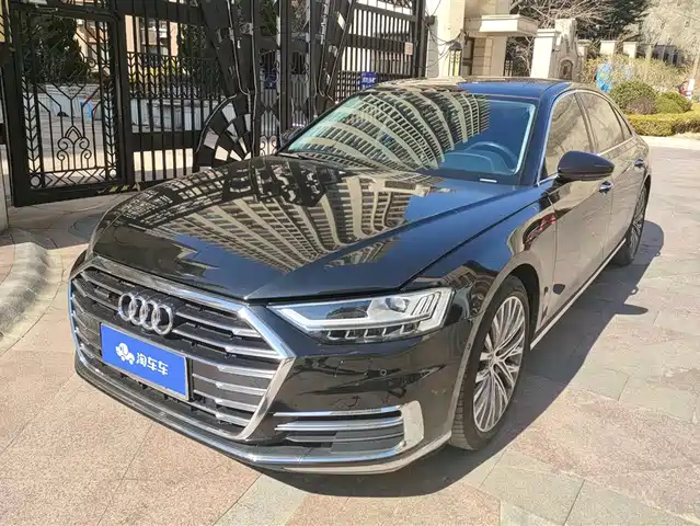 AUDI A8