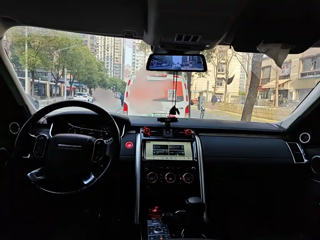 Land Rover Discovery 2018 3.0 SC V6 HSE фото 13