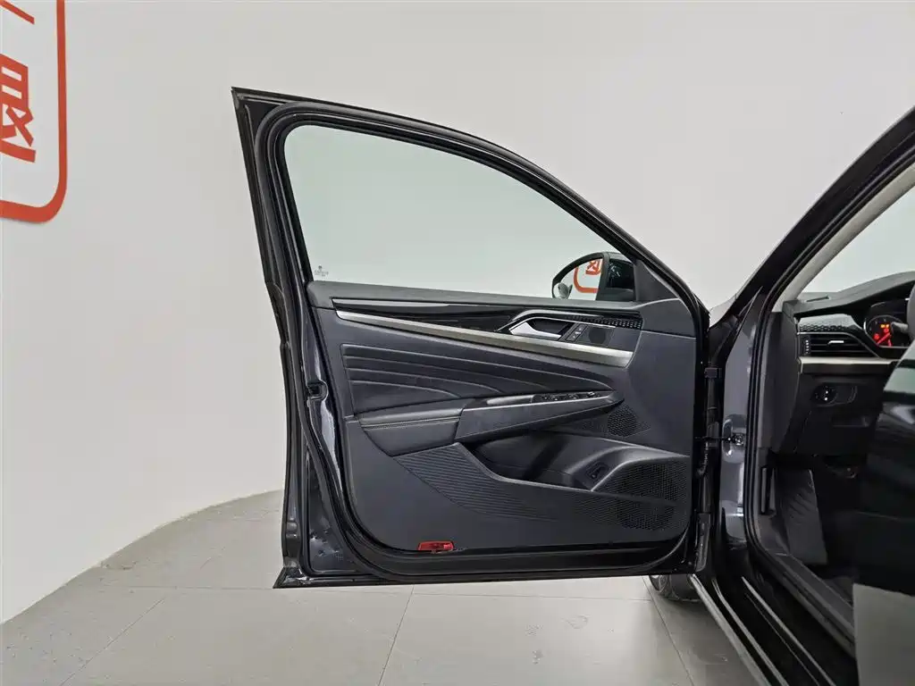 Volkswagen Passat 2019 Model 280TSI Business Edition China VI фото 8