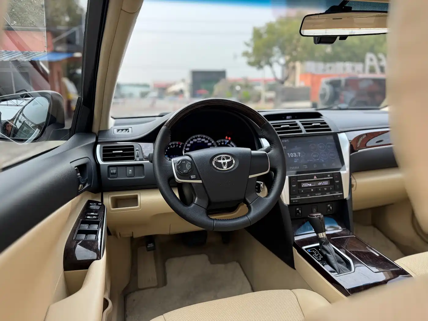 Toyota Camry 2016 2.0G 10th Anniversary Leading Edition фото 24