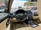 Фото 24 - Toyota Camry