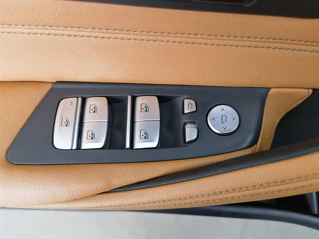 BMW 5 Series (Import) 2022 Model Second Facelift 525i M Sport Package фото 9