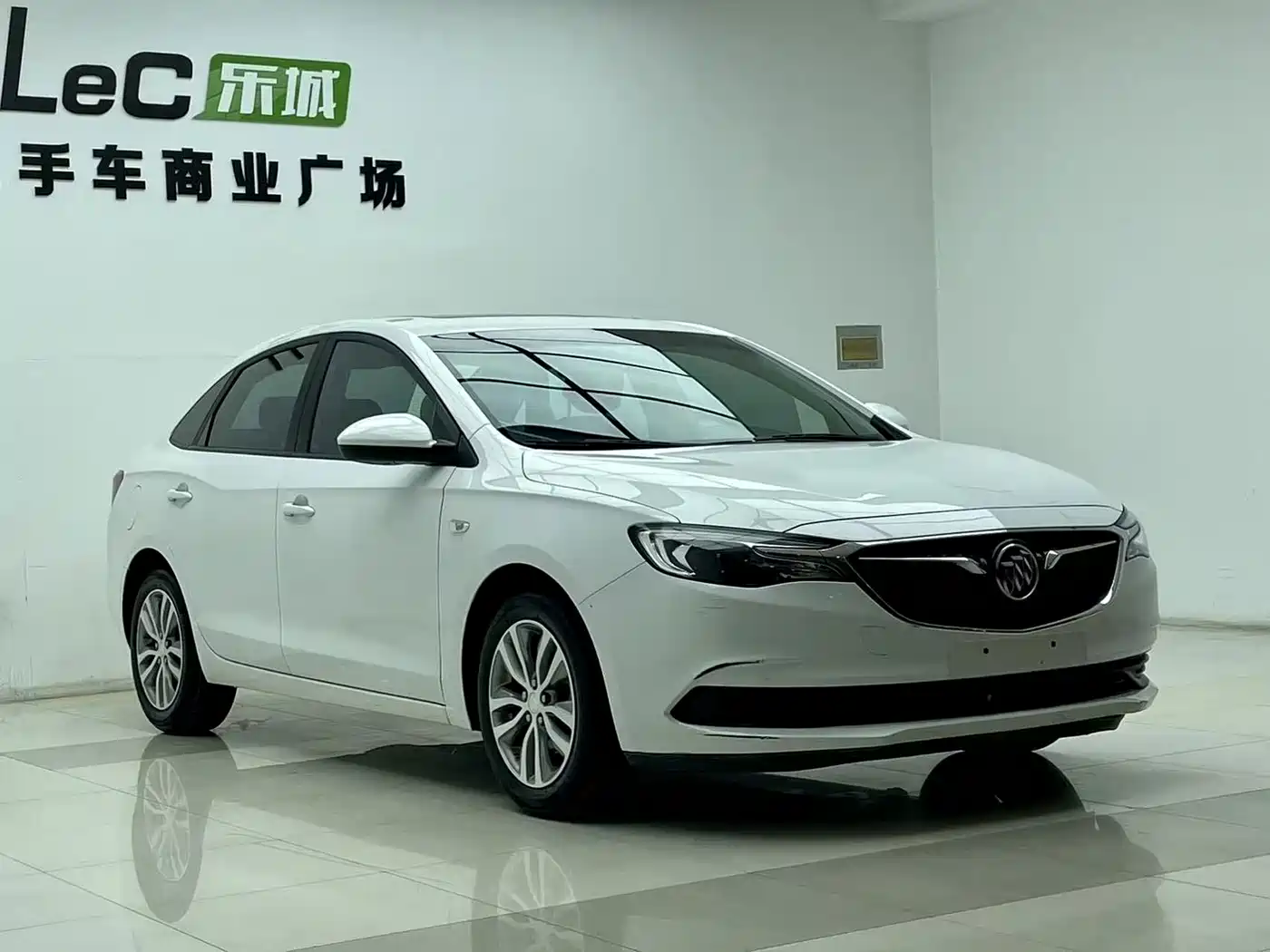 Buick Excelle 2019 18T Auto Connected Elite China VI фото 3