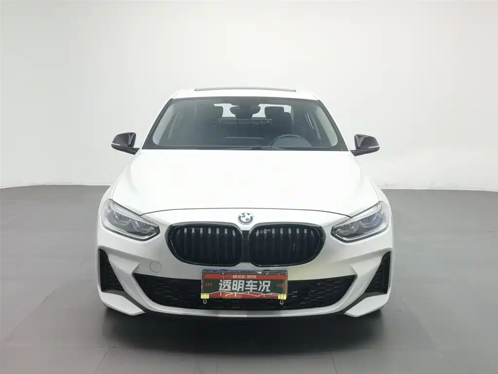 BMW 1 Series 2022 120i M Sport Shadow Edition фото 3