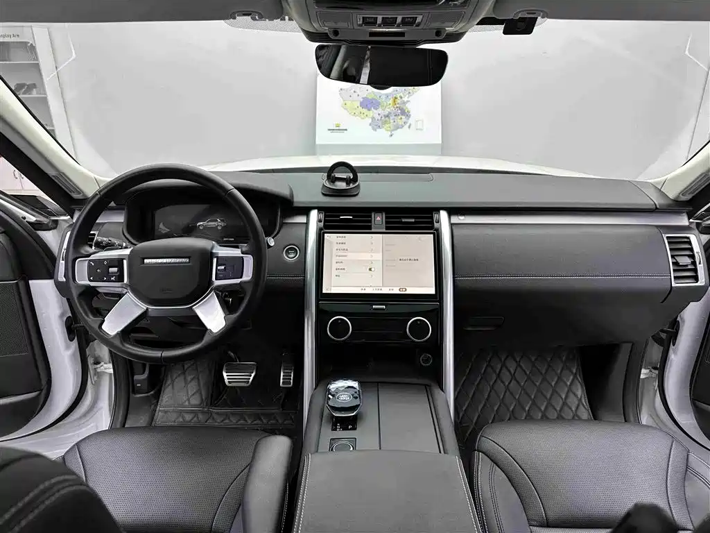 Land Rover Discovery 2024 360PS Dynamic SE фото 8