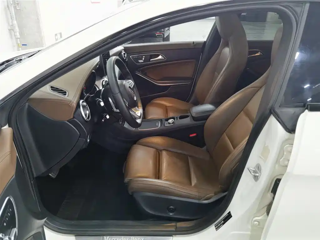 Mercedes-Benz CLA (Import) 2016 Facelift CLA 260 4MATIC фото 10