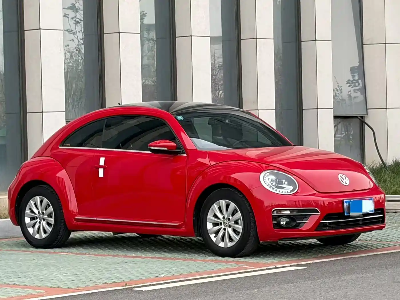 Volkswagen Beetle 2018 180TSI Easy Joy Edition фото 3