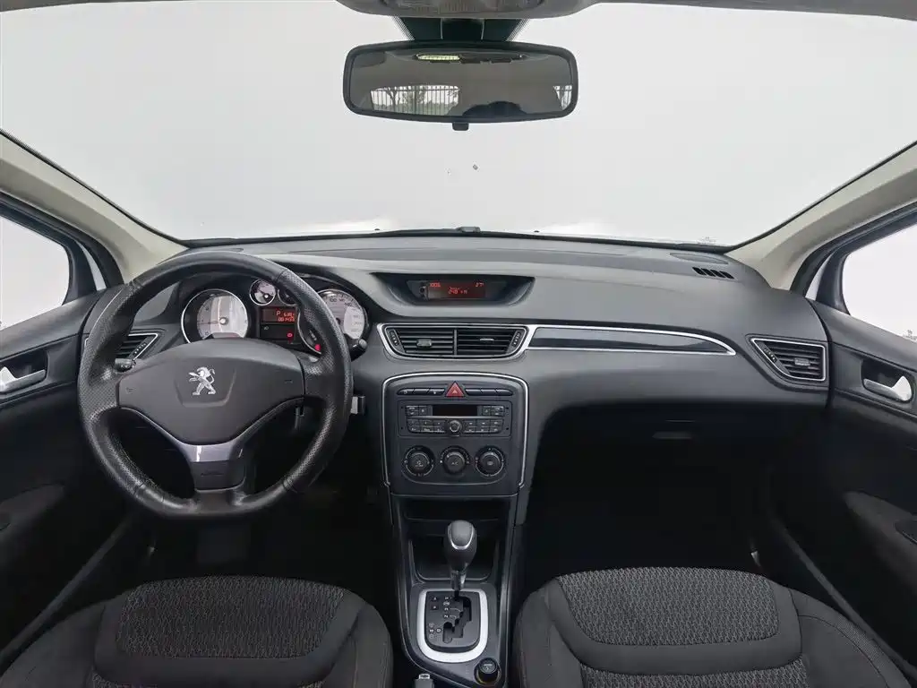 Peugeot 308 2013 Model 1.6L Automatic Superior Style фото 5