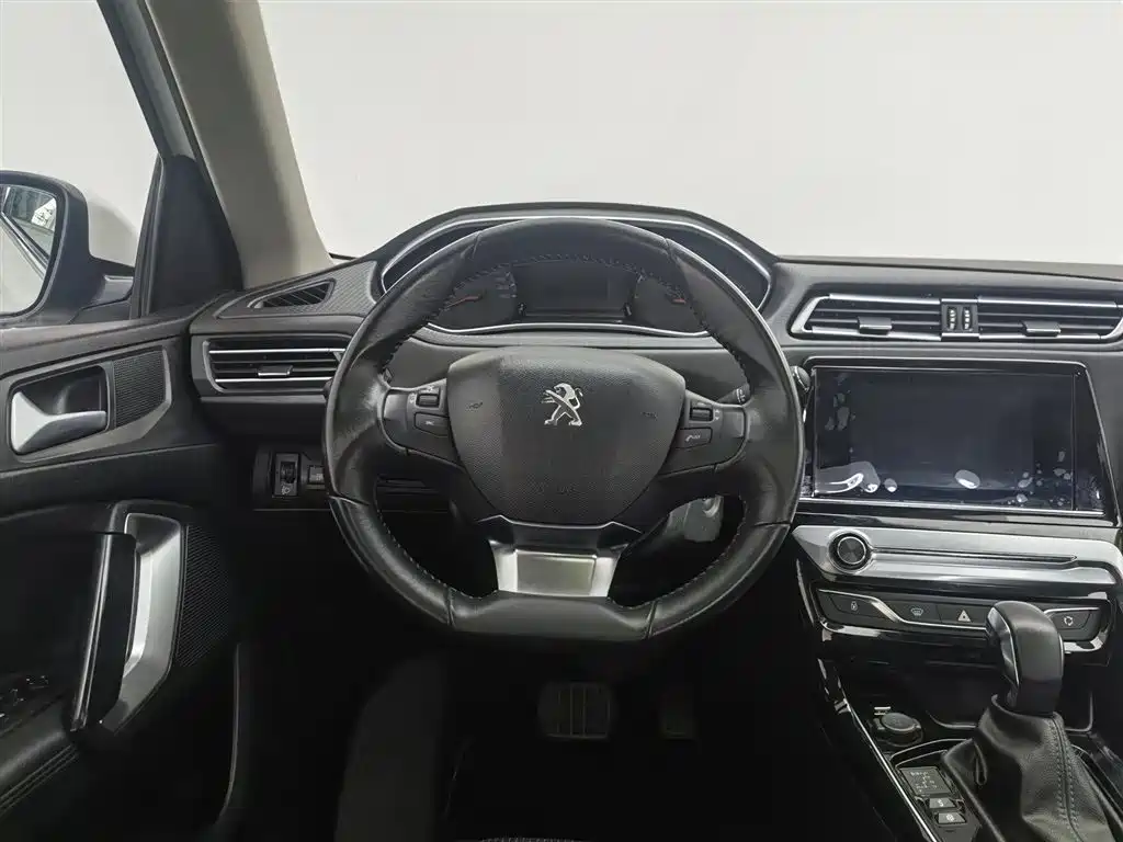 Peugeot 308 2019 230THP Automatic Luxury Edition China V фото 11