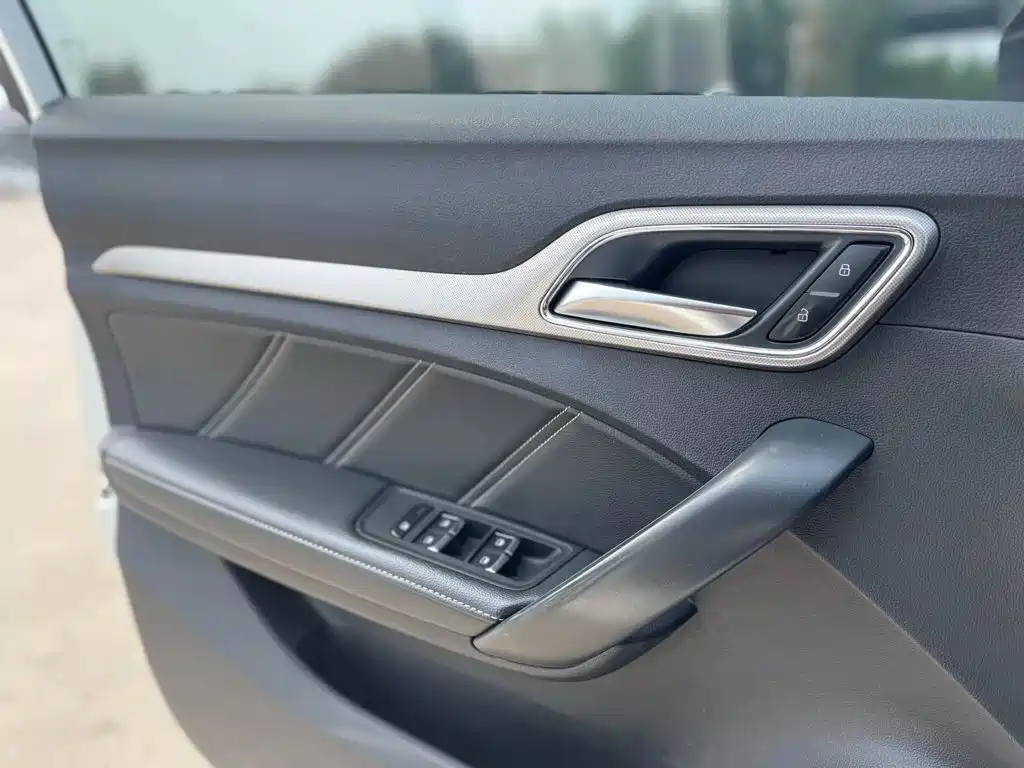 MG 6 New Energy 2018 2018 45T E-DRIVE Intelligent Hybrid PILOT Internet Premium Edition