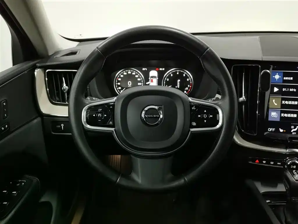 Volvo XC60 2018 T5 AWD Luxury Edition фото 11