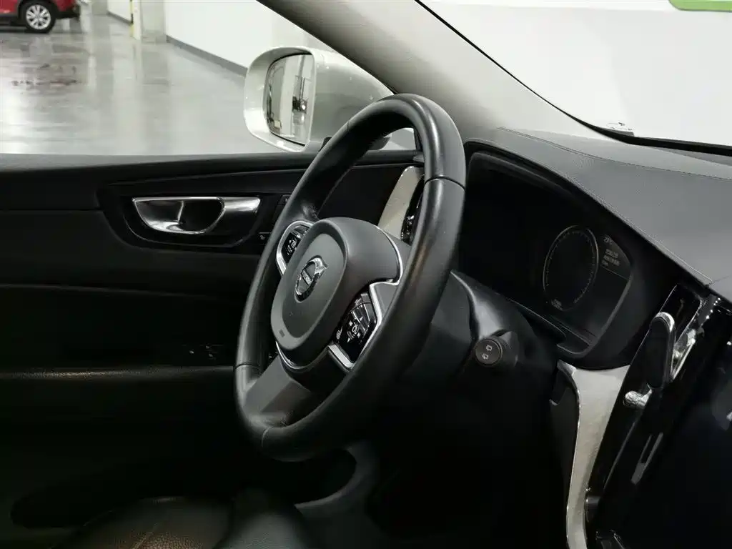 Volvo XC60 2018 T5 AWD Luxury Edition фото 22