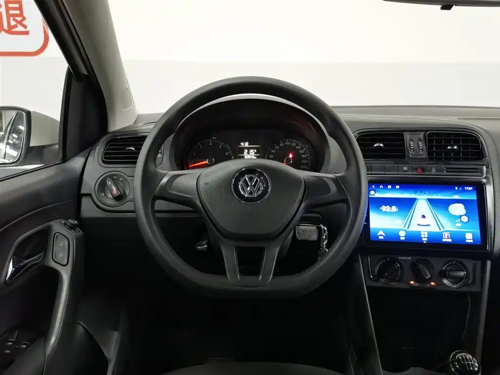 Volkswagen Polo 2018 1.5L Manual Safe Drive фото 11