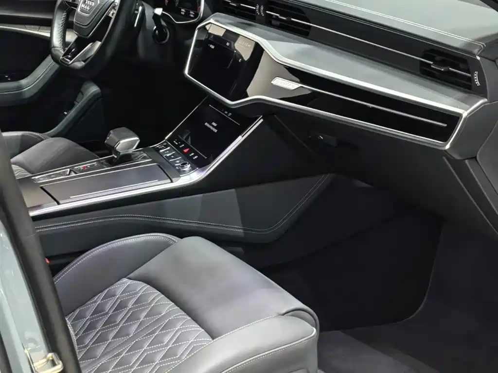 AUDI A7L