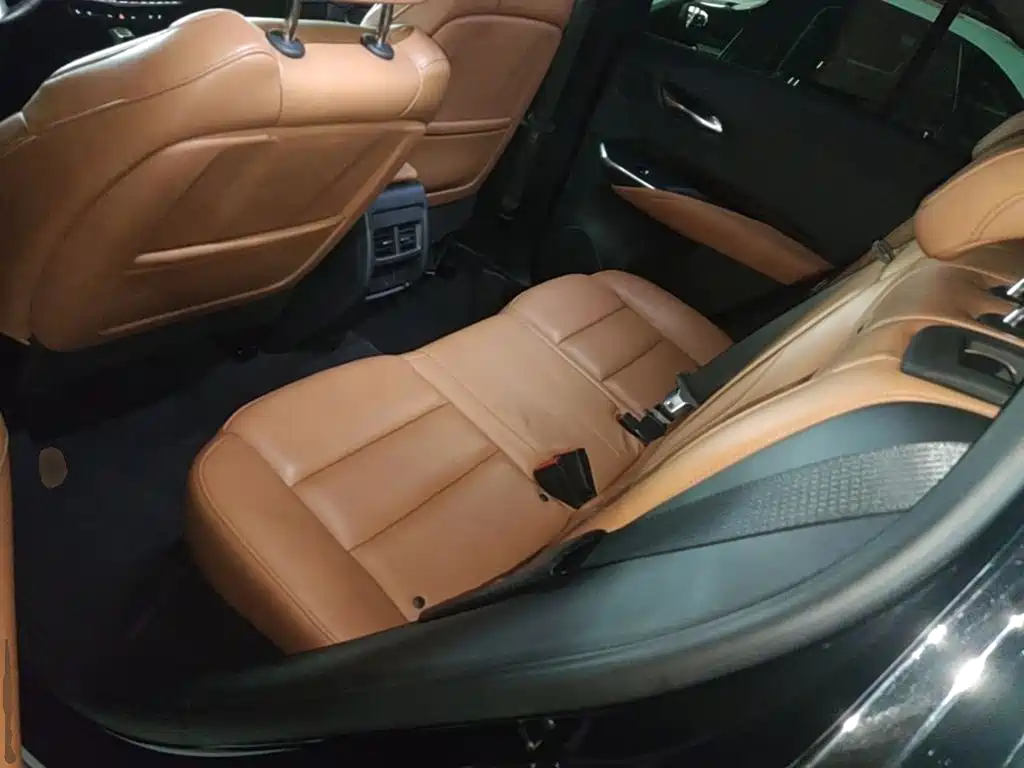Photo 17 - Cadillac XT4