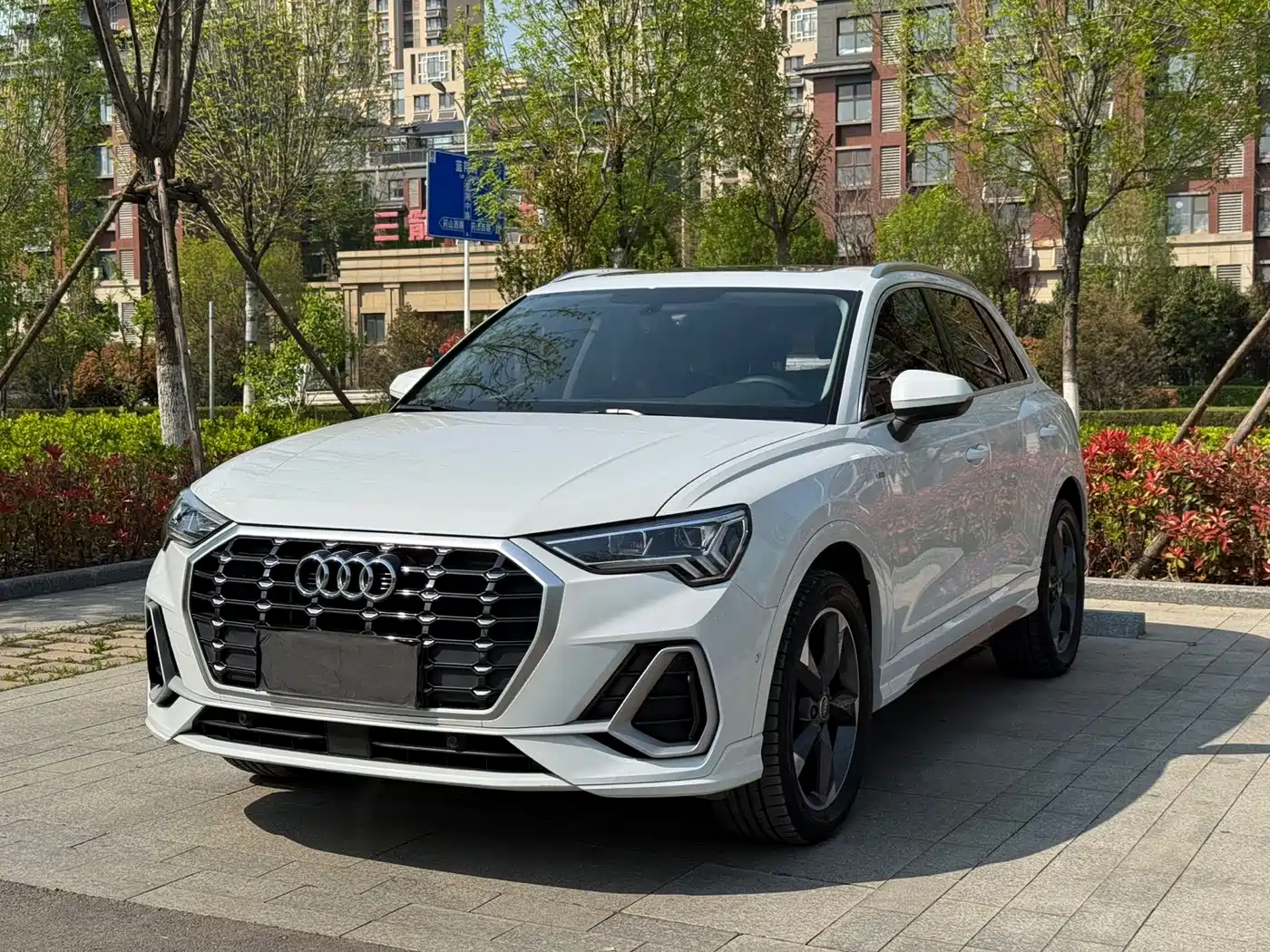 AUDI Q3