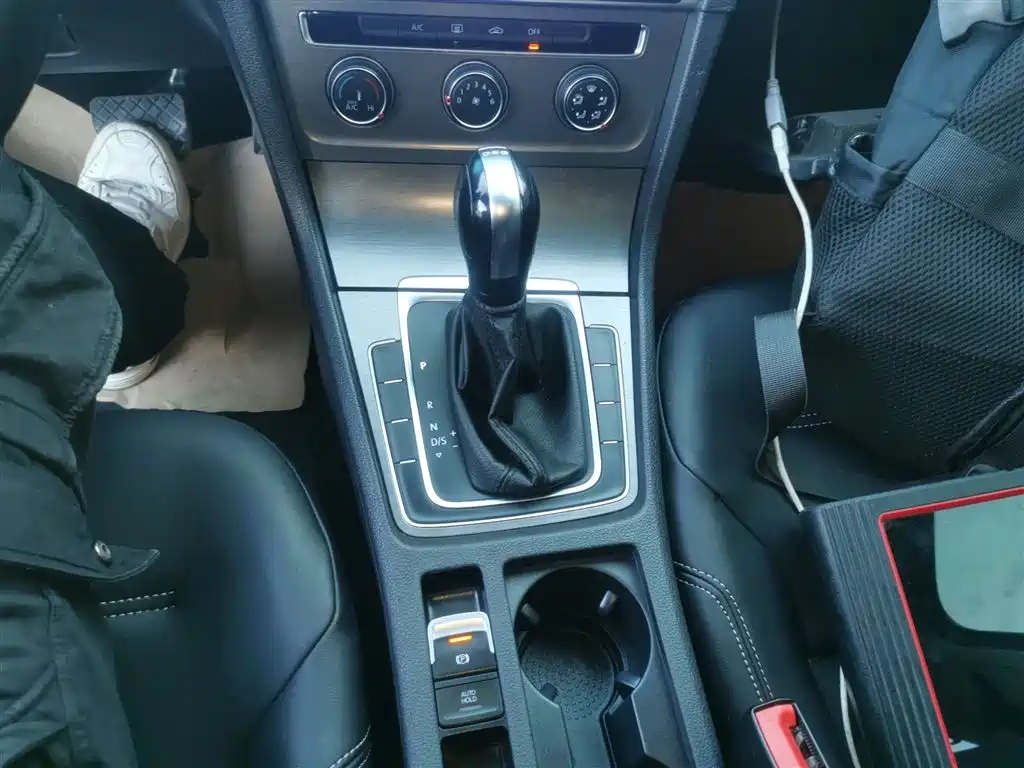 Volkswagen Golf 2016 230TSI Automatic Comfort фото 10