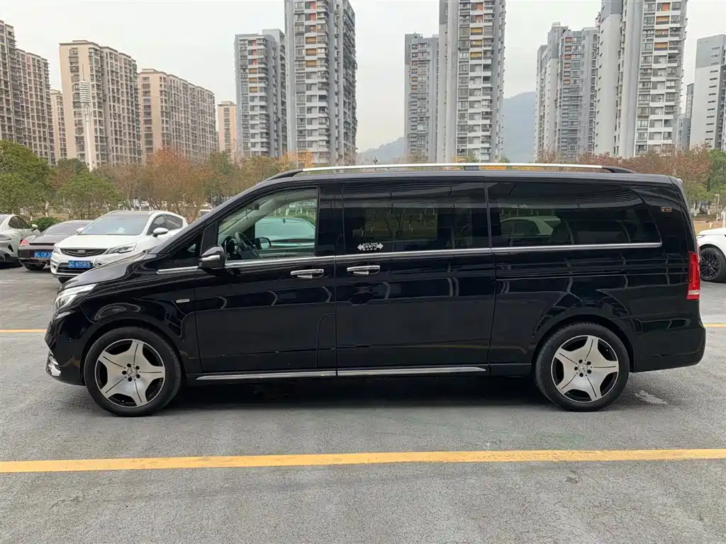 MERCEDES-BENZ V CLASS