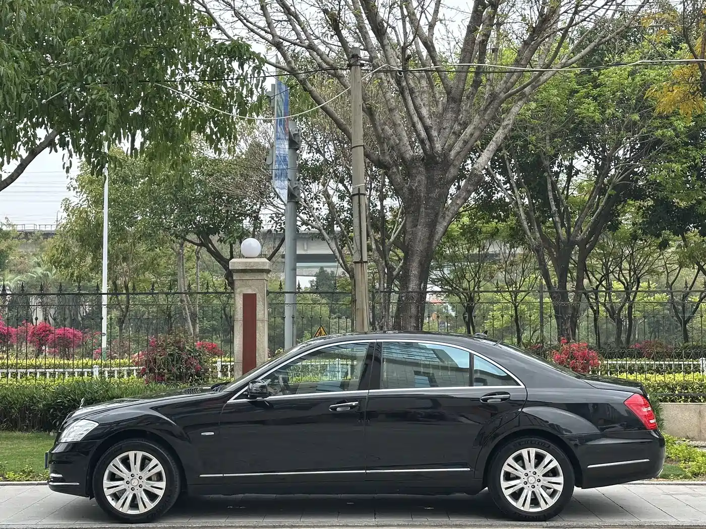 Mercedes-Benz S-Class 2011 S 500 L CGI 4MATIC фото 3