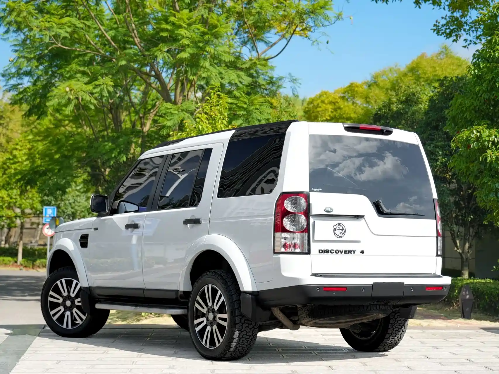 صورة 13 - Land Rover Discovery