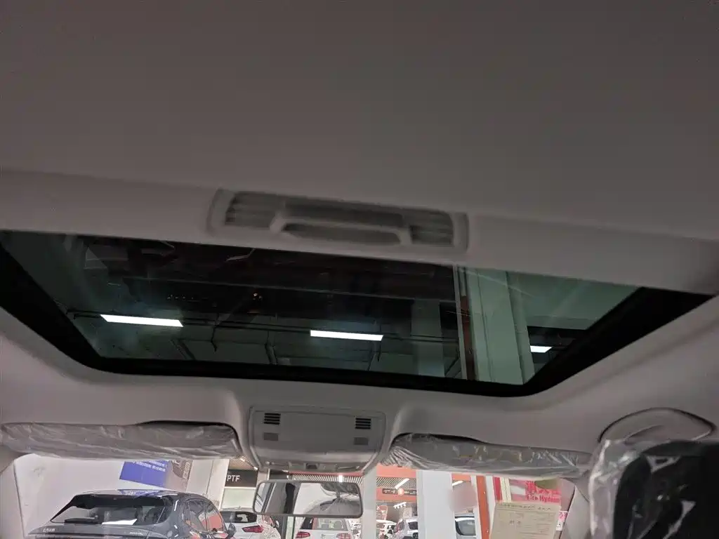 Volkswagen Bora 2025 Facelift 200TSI DSG Navigation Edition фото 14