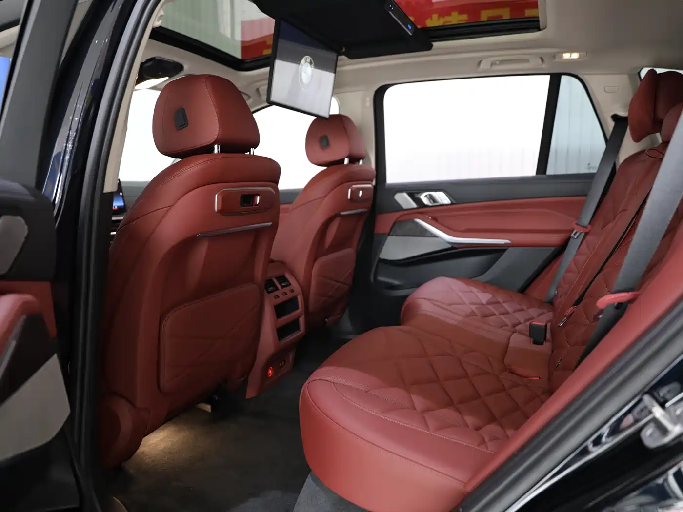 BMW X5 2023 xDrive 30Li Premium M Sport Black Night Package фото 24