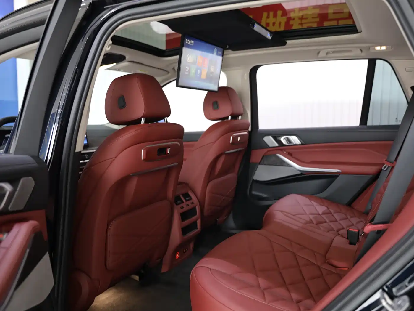 BMW X5 2023 xDrive 30Li Premium M Sport Black Night Package фото 26