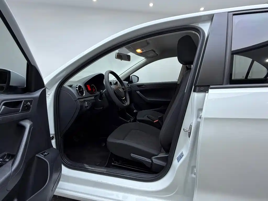 Jetta VA3 2023 2021 1.5L Manual Progressive Edition