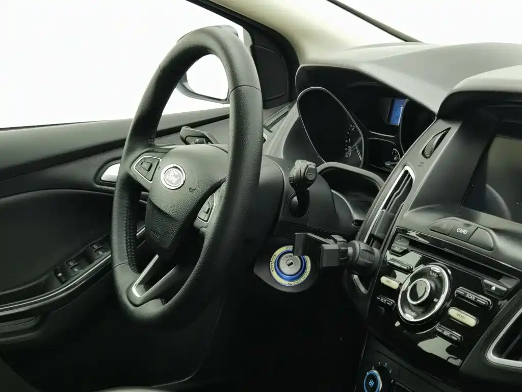 Фото 22 - Ford Focus