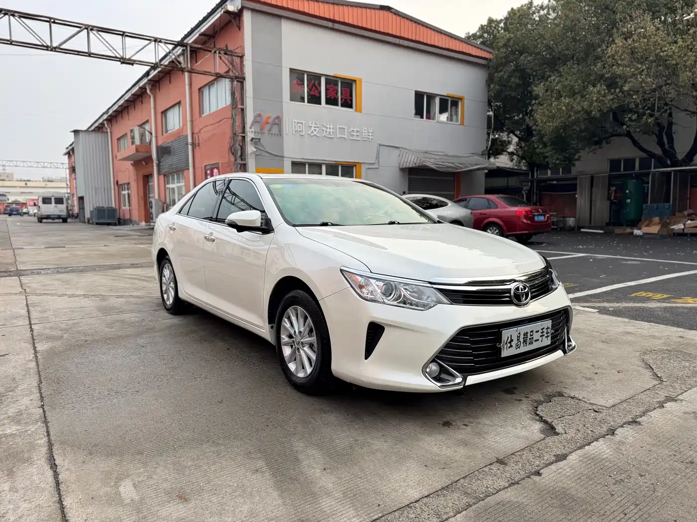 Toyota Camry 2016 2.0G 10th Anniversary Leading Edition фото 3