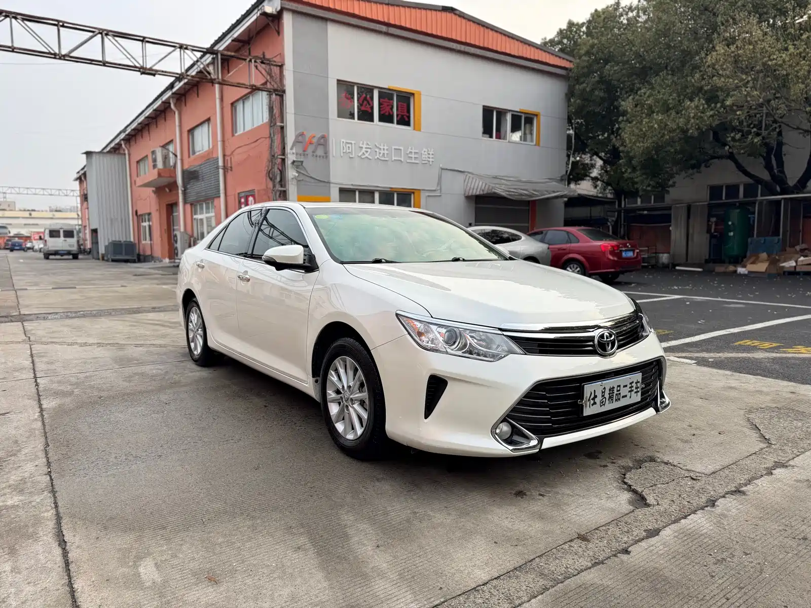 Фото 3 - Toyota Camry