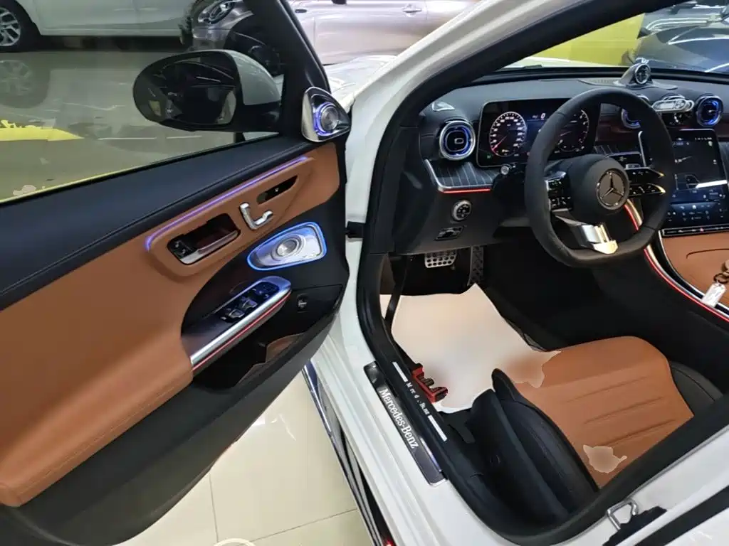 Фото 16 - Mercedes-Benz C-Class