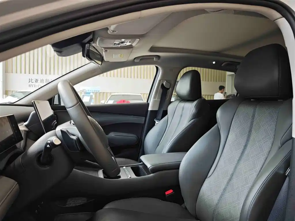 BYD Yuan PLUS 2025 Smart Drive 510KM Surpass Edition фото 17