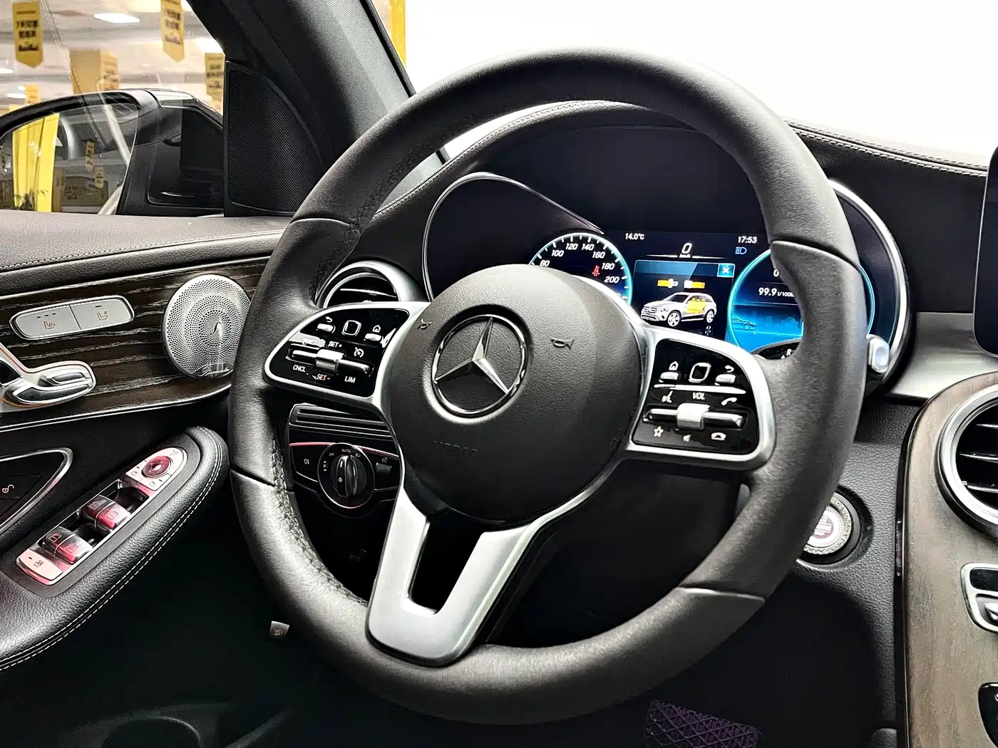 MERCEDES-BENZ GLC