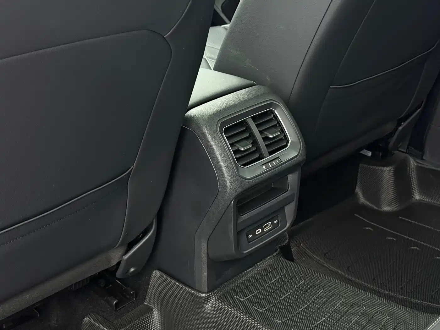 Volkswagen Tiguan L 2023 280TSI 2WD Trend Limited Edition фото 13