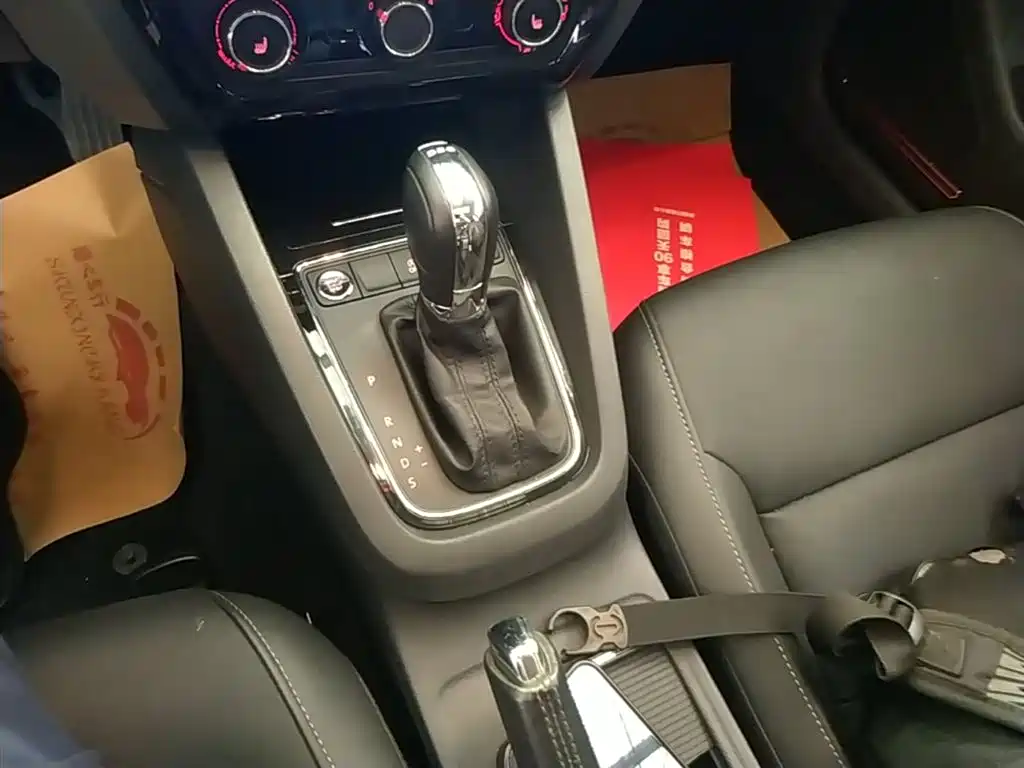 Volkswagen Sagitar 2017 180TSI Auto Exclusive Edition фото 14