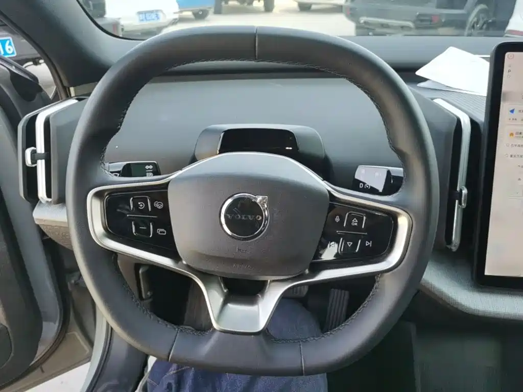 Volvo EX30 2024 2025 RWD Long Range Ultra