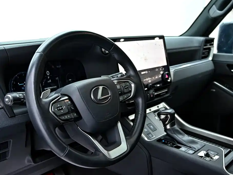 Фото 13 - Lexus GX