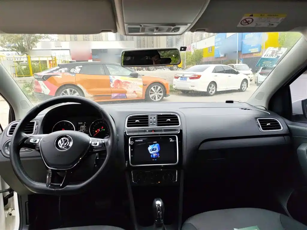 Volkswagen Polo 2016 1.6L Automatic Comfort фото 6