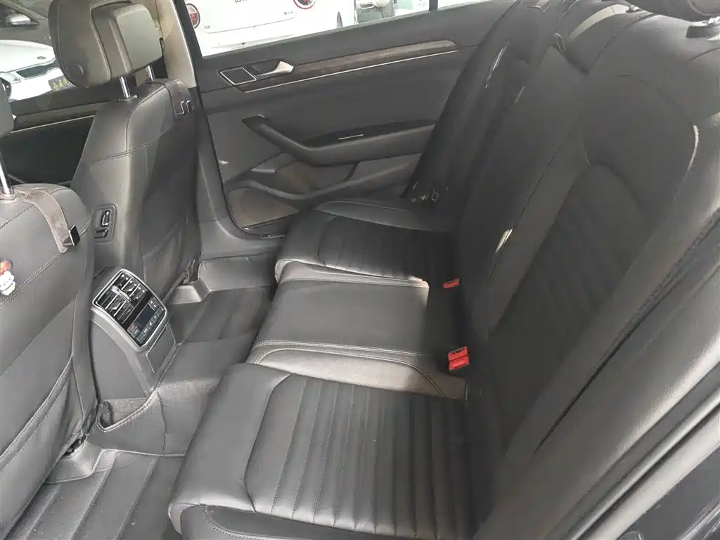 Volkswagen Magotan 2019 330TSI DSG Luxury Class China VI фото 17