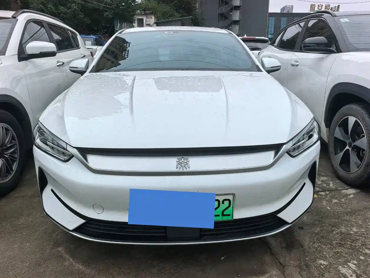 Photo 2 - BYD Qin PLUS