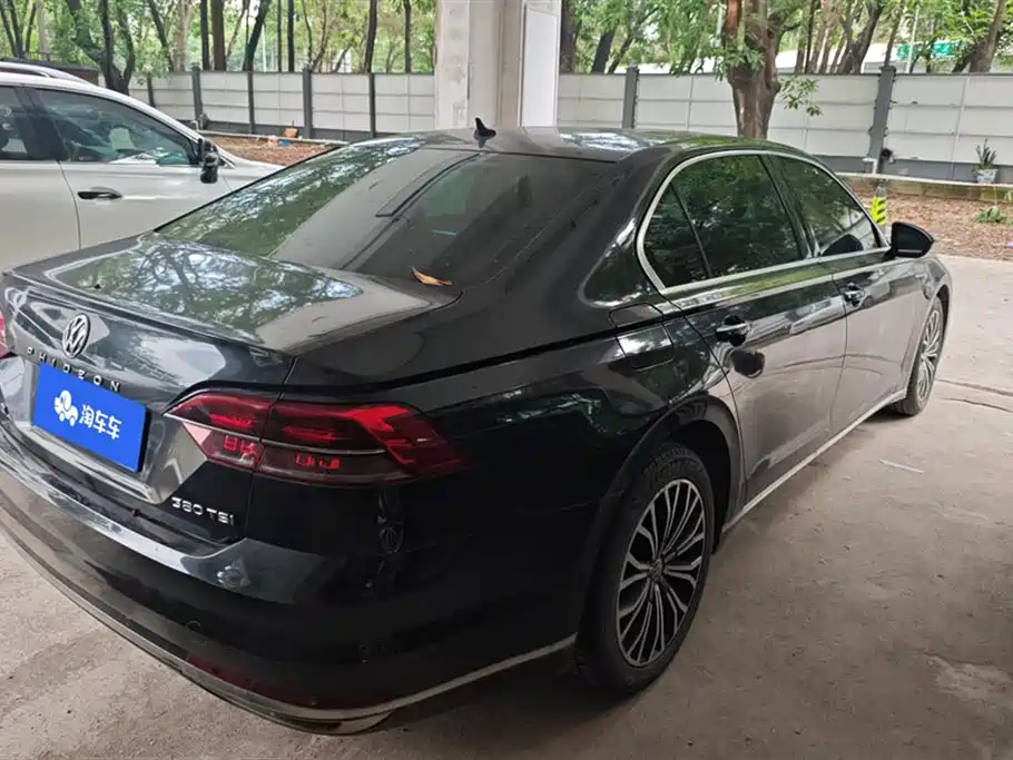 Volkswagen Phideon 2018 Facelift 380TSI FWD Business фото 3