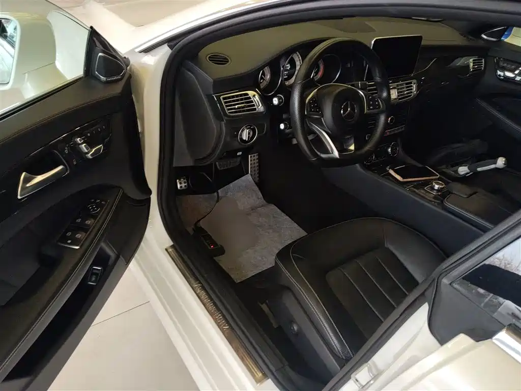 MERCEDES-BENZ CLS