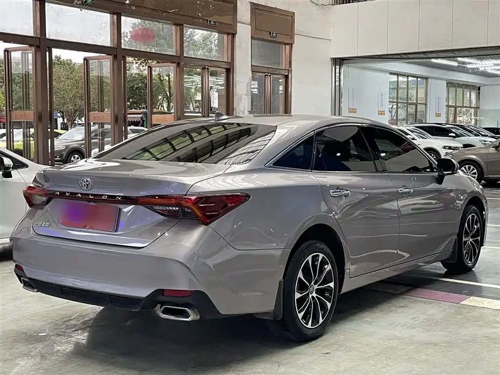 Toyota Avalon 2022 2.0L Luxury Edition фото 14