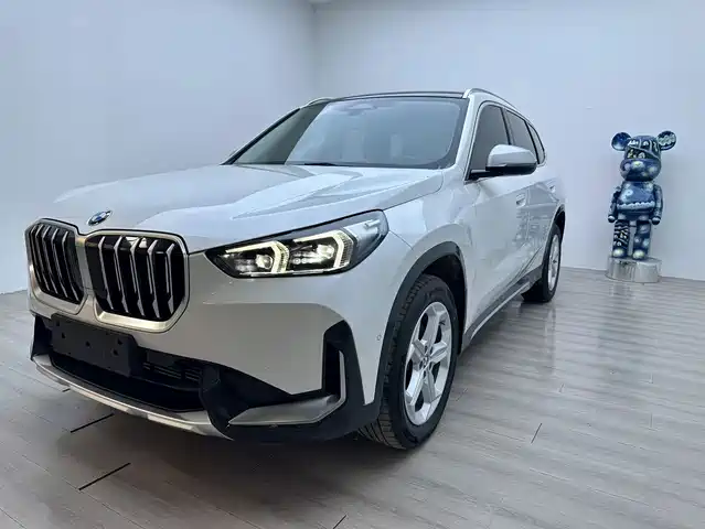 BMW X1 sDrive20Li, X Дизайн-пакет