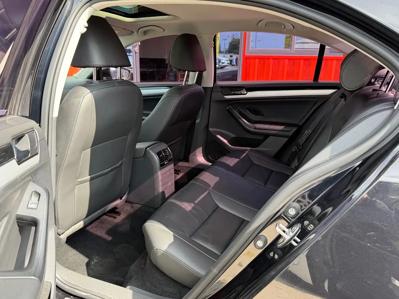 Volkswagen Sagitar 2017 180TSI Auto Exclusive Edition фото 5