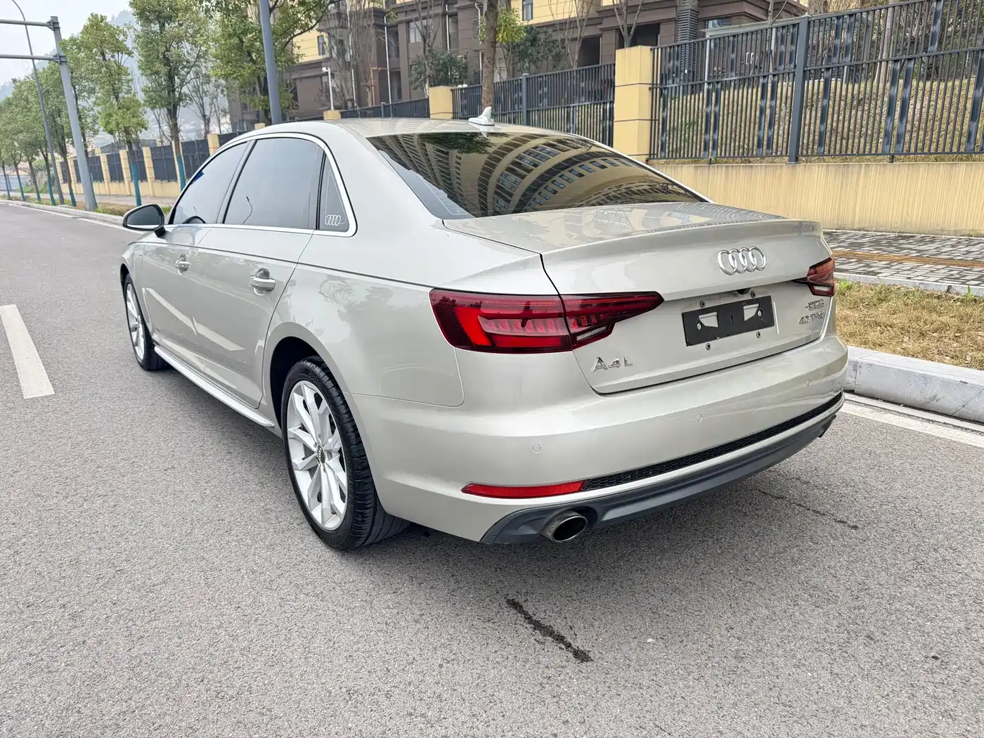 Audi A4L 2018 30th Anniversary 40 TFSI Fashion фото 9