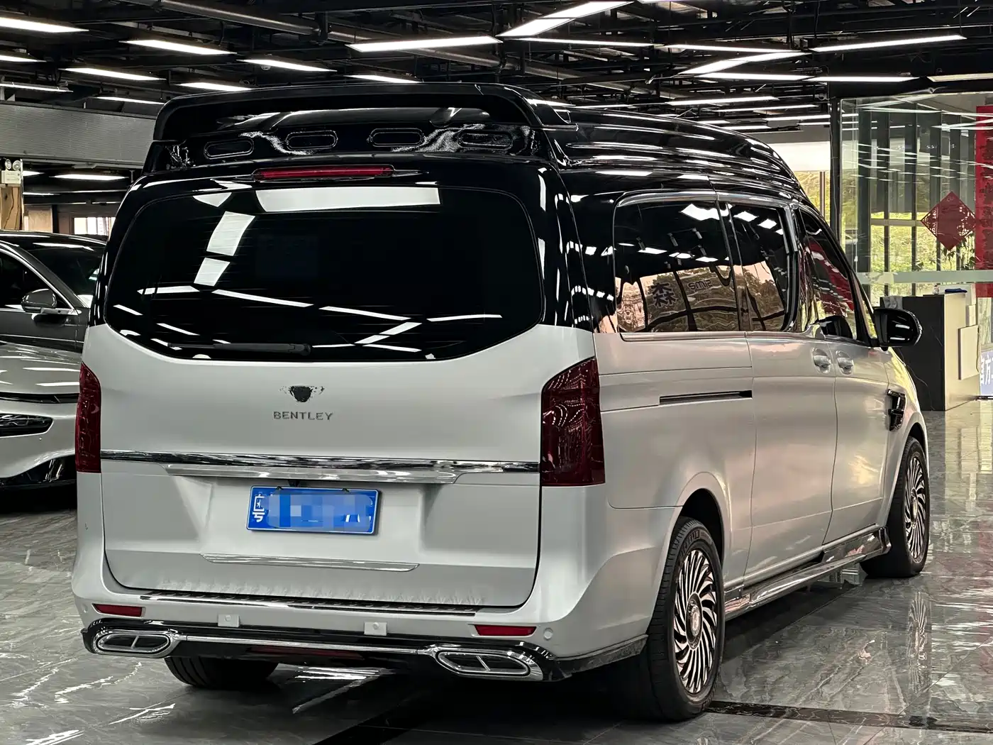 Mercedes-Benz Vito 2023 2.0T Business 7-Seater фото 13