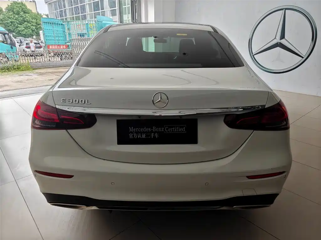 Mercedes-Benz E-Class 2022 E 300 L Sport Fashion фото 12