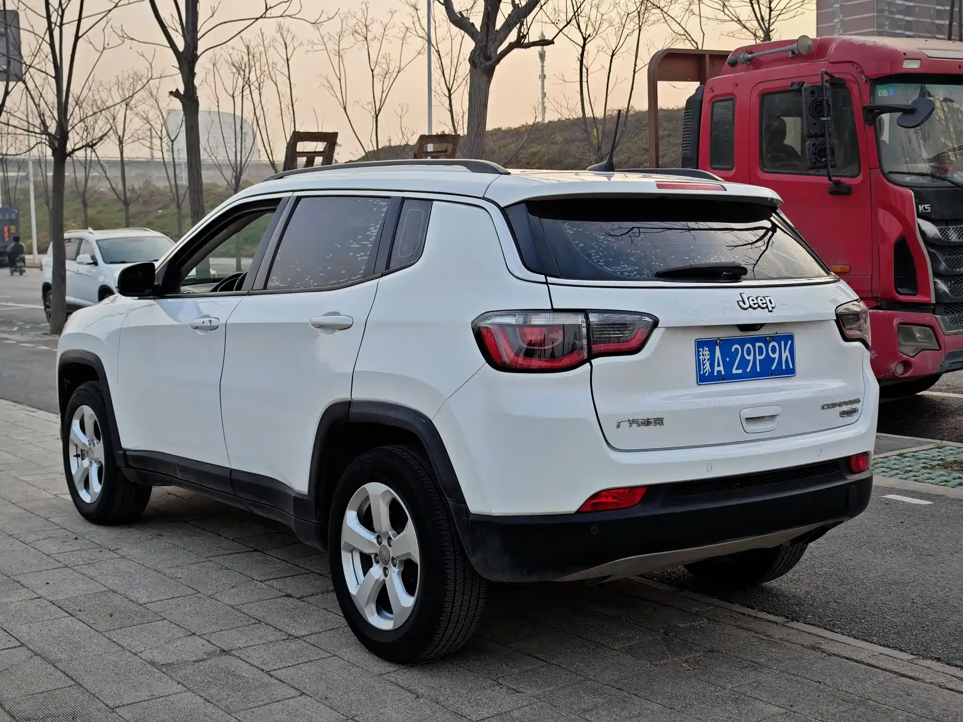 Фото 16 - Jeep Compass
